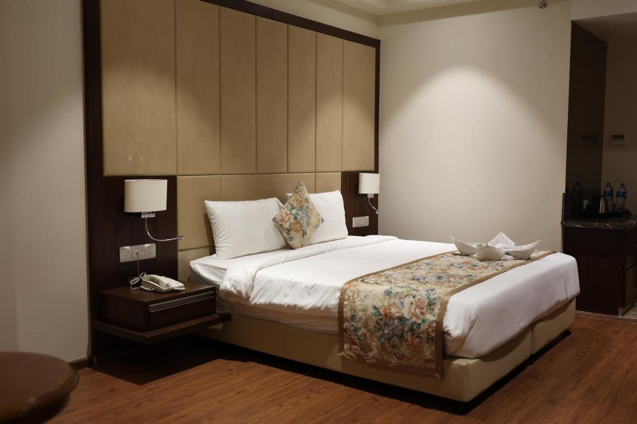 Pride Hotel בהופאל מראה חיצוני תמונה